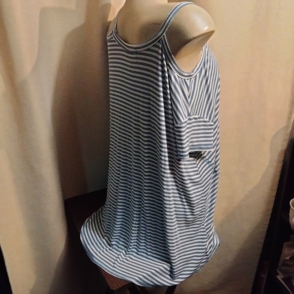 Hopely women's blue and white striped shirt size extra large 12 through 14 - Picture 3 of 4